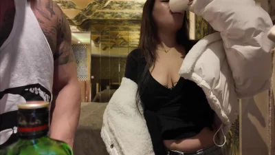 刚聊 一周就出来见面的偷情人妻 喝的高兴了 怎么都行